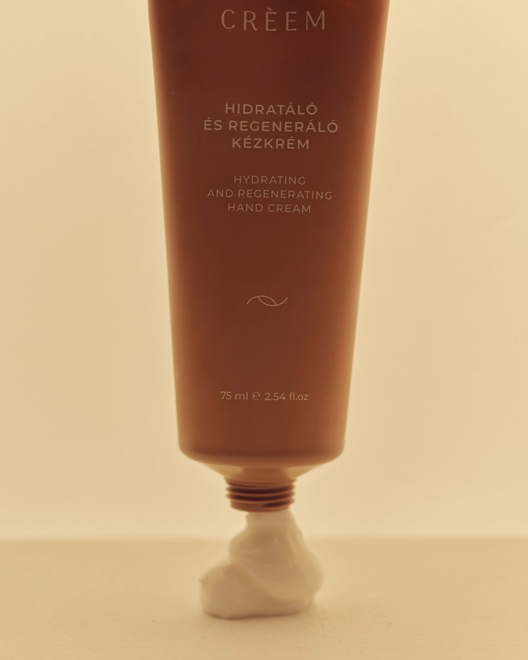 HYDRATING AND REGENERATIVE HAND CREAM