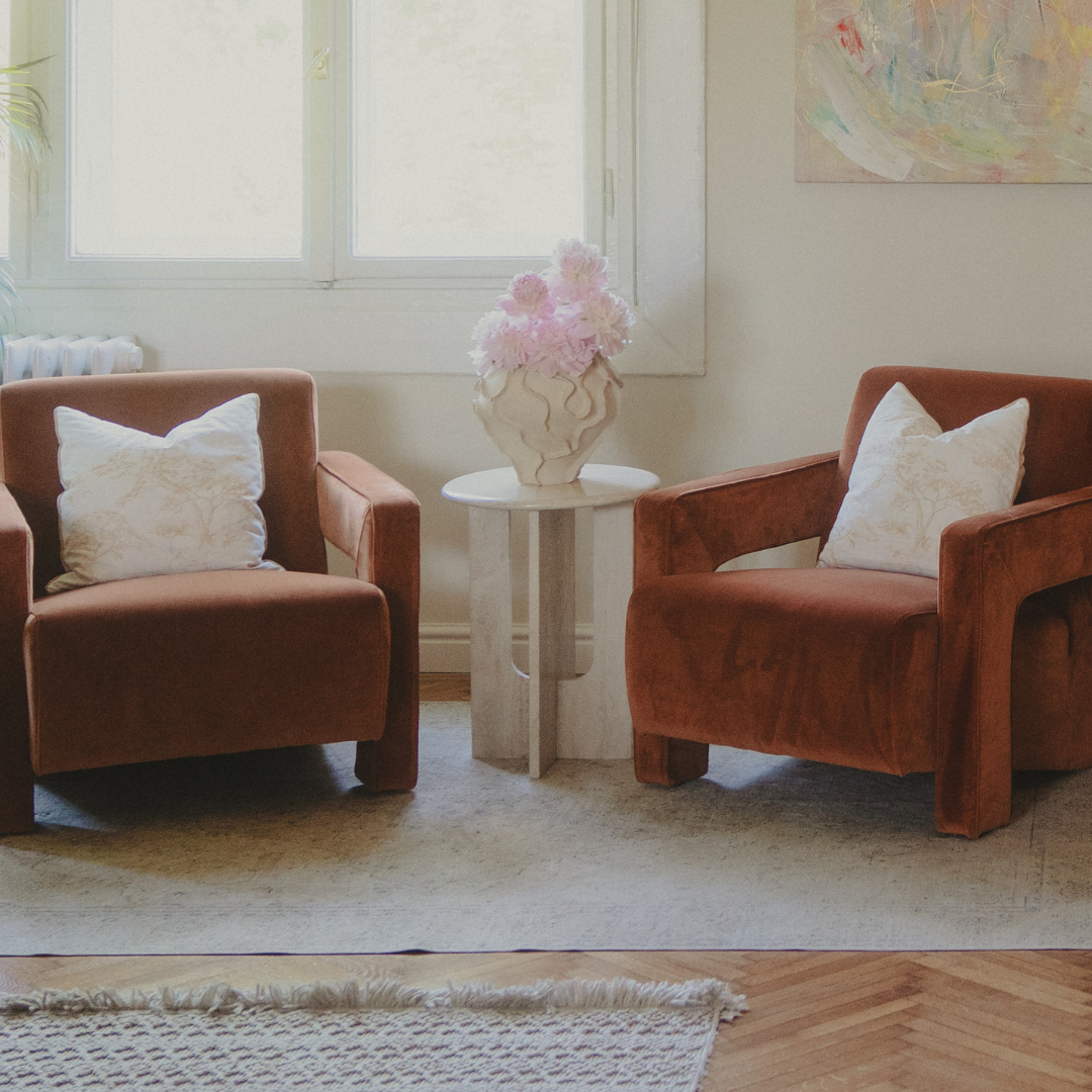 MIMÓZA TRAVERTINE SIDE TABLE