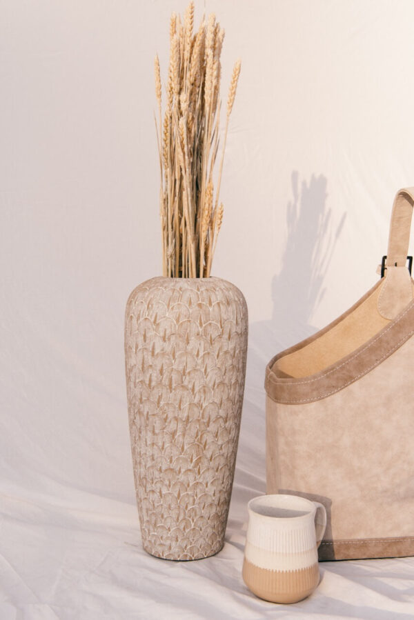 RESIN VASE