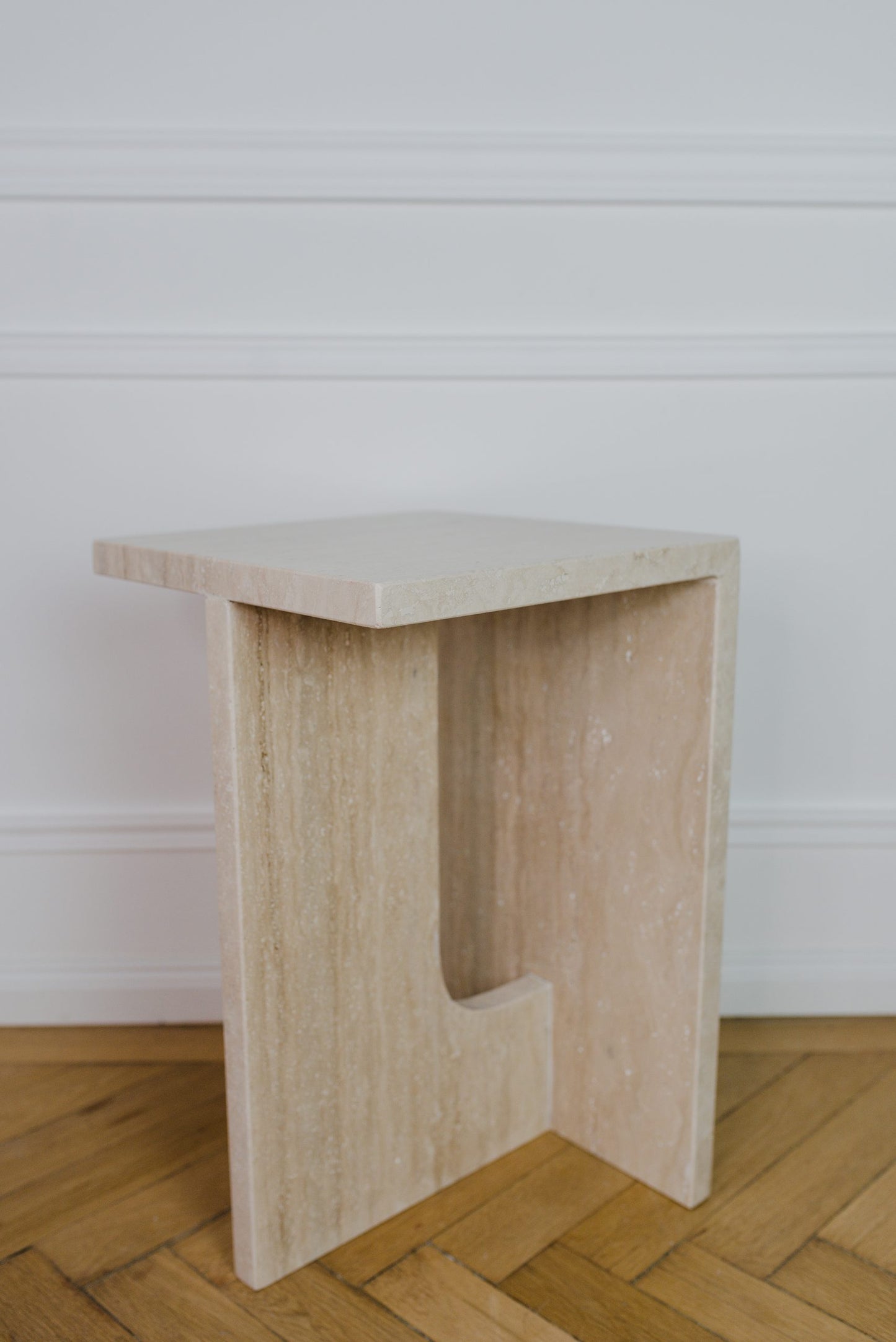 VIOLA TRAVERTINE SIDE TABLE