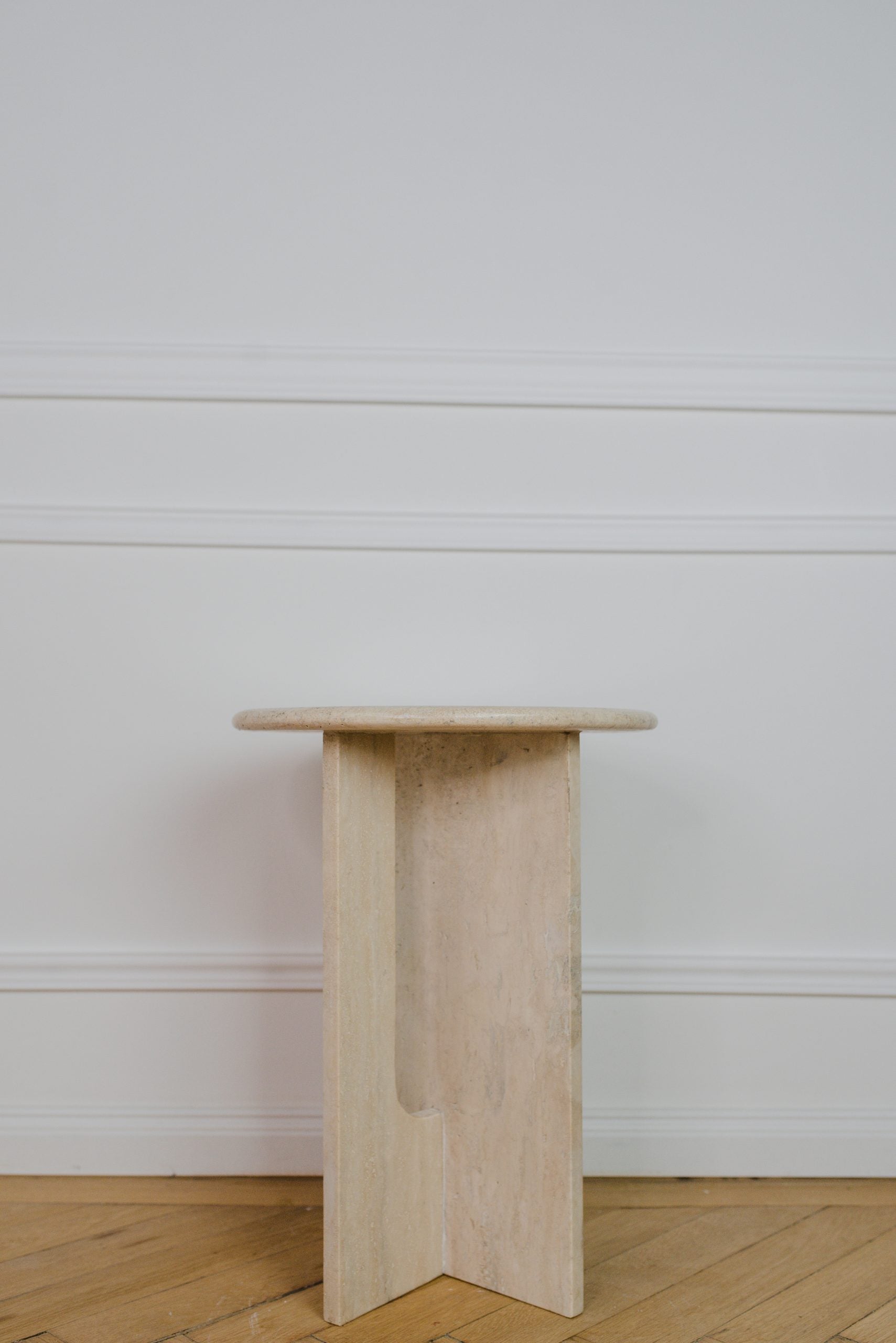 MIMÓZA TRAVERTINE SIDE TABLE