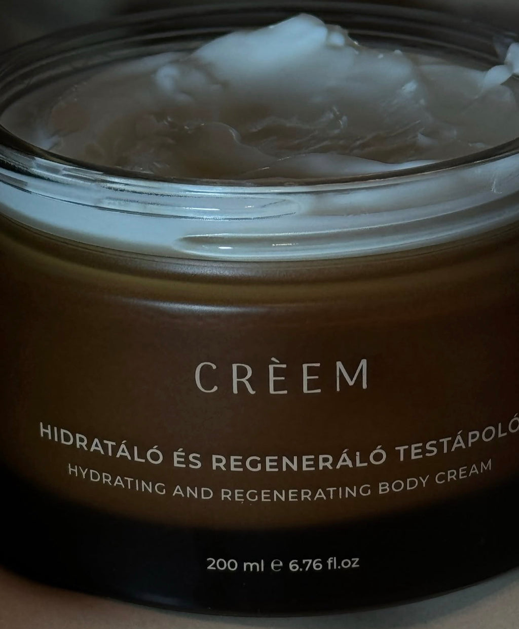 HYDRATIING AND REGENERATING BODY CREAM