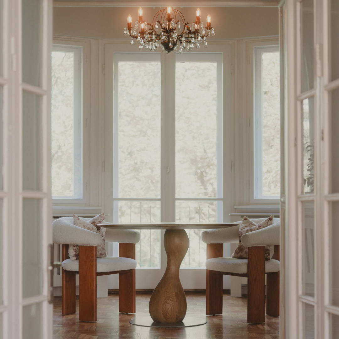 PEANUT TABLE