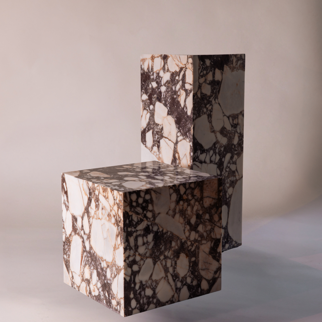 CALACATTA VIOLA PLINTH STAND