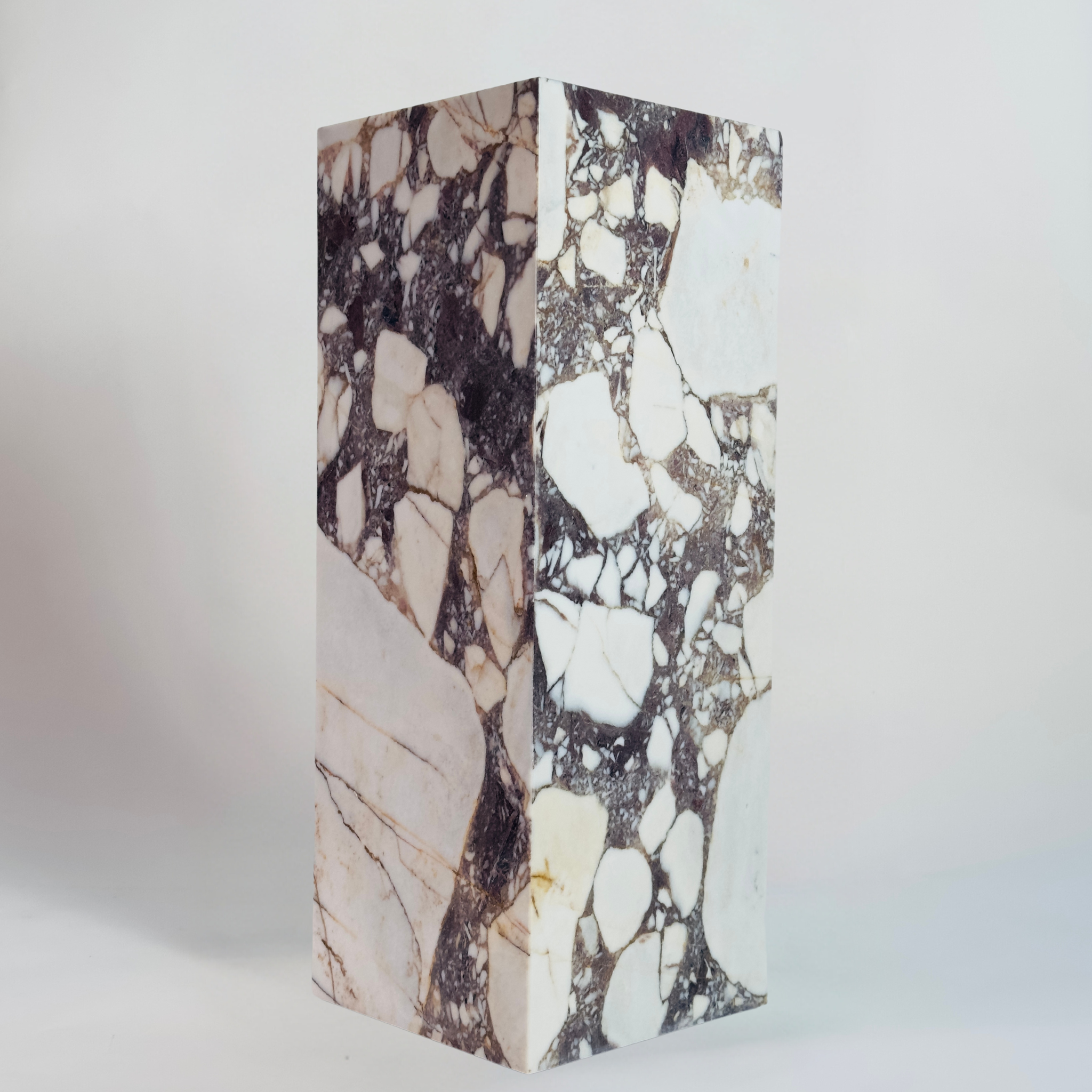 CALACATTA VIOLA PLINTH STAND